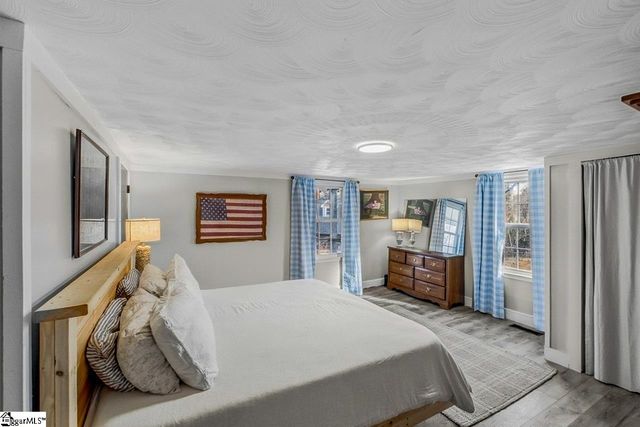 6 S Main Street, Startex, SC 29377