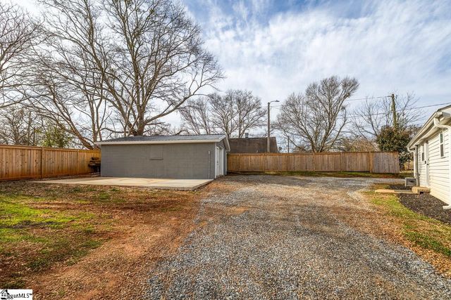 6 S Main Street, Startex, SC 29377