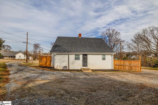 6 S Main Street, Startex, SC 29377