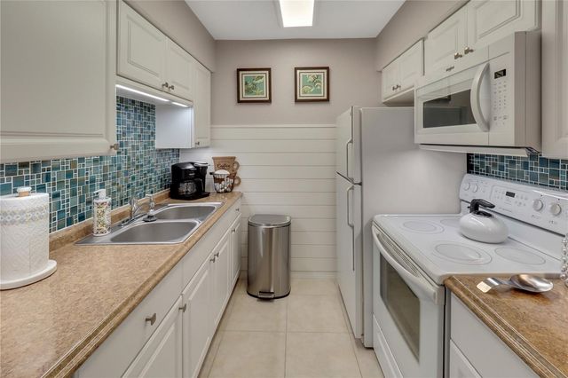 612 GUILD DRIVE 18, Venice, FL 34285