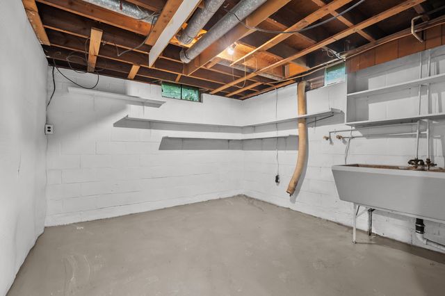 1301 Colgrove Avenue, Kalamazoo, MI 49048