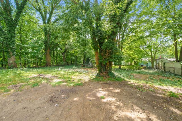 1301 Colgrove Avenue, Kalamazoo, MI 49048