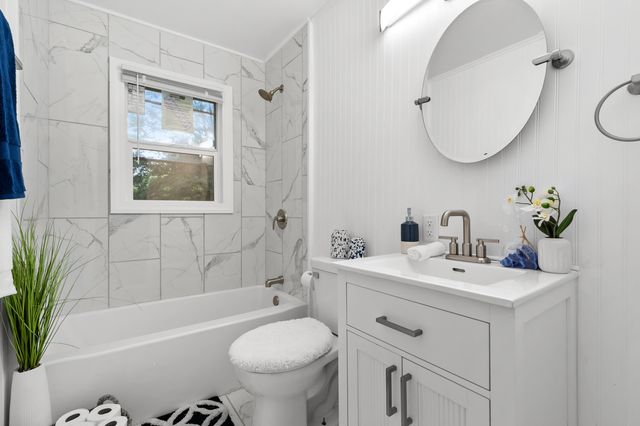 1301 Colgrove Avenue, Kalamazoo, MI 49048