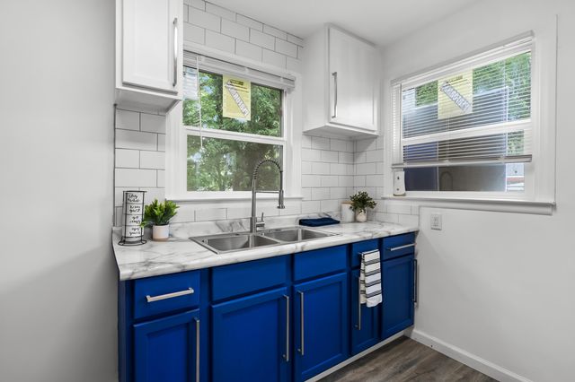 1301 Colgrove Avenue, Kalamazoo, MI 49048