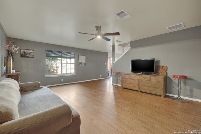 6131 Kensinger Pass, Converse, TX 78109