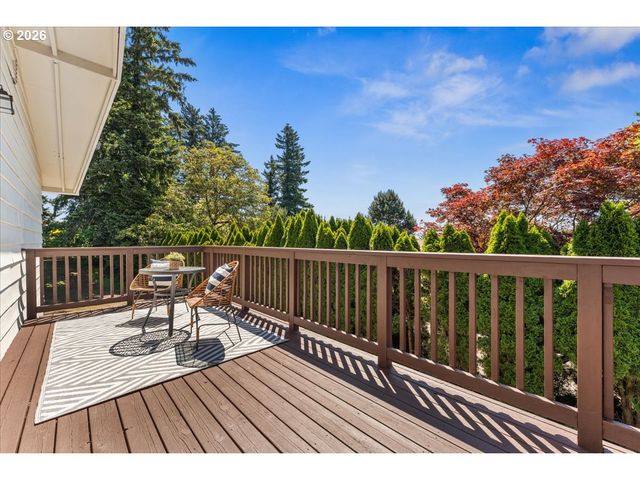 10100 Se WALNUT Dr, Happy Valley, OR 97086