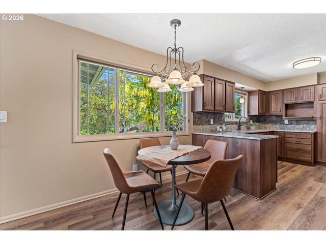 10100 Se WALNUT Dr, Happy Valley, OR 97086