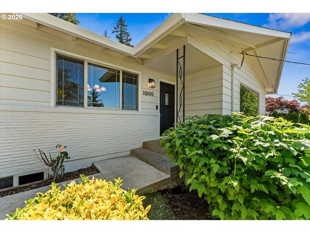 10100 Se WALNUT Dr, Happy Valley, OR 97086
