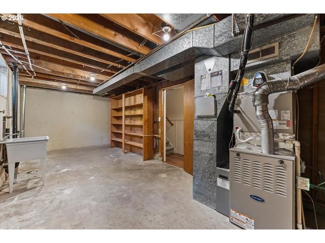 10100 Se WALNUT Dr, Happy Valley, OR 97086