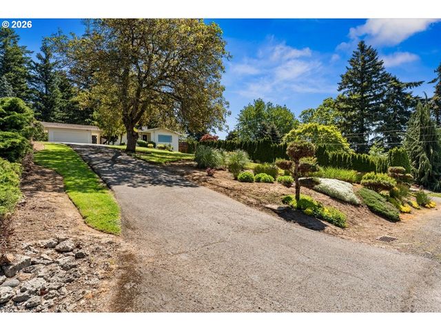 10100 Se WALNUT Dr, Happy Valley, OR 97086