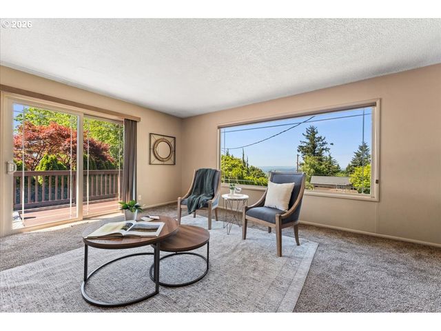 10100 Se WALNUT Dr, Happy Valley, OR 97086