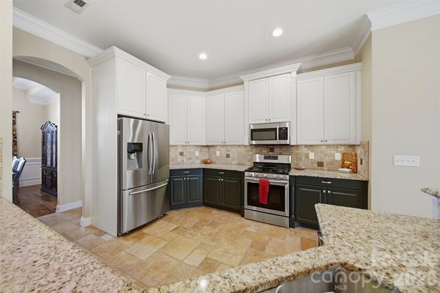 1743 Whitewater Court, Hickory, NC 28602