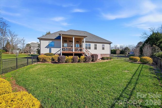 1743 Whitewater Court, Hickory, NC 28602