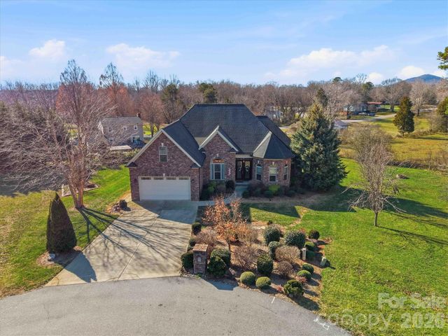 1743 Whitewater Court, Hickory, NC 28602