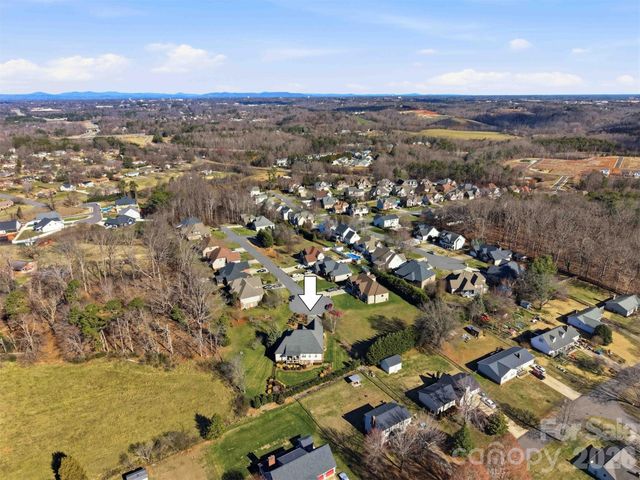 1743 Whitewater Court, Hickory, NC 28602