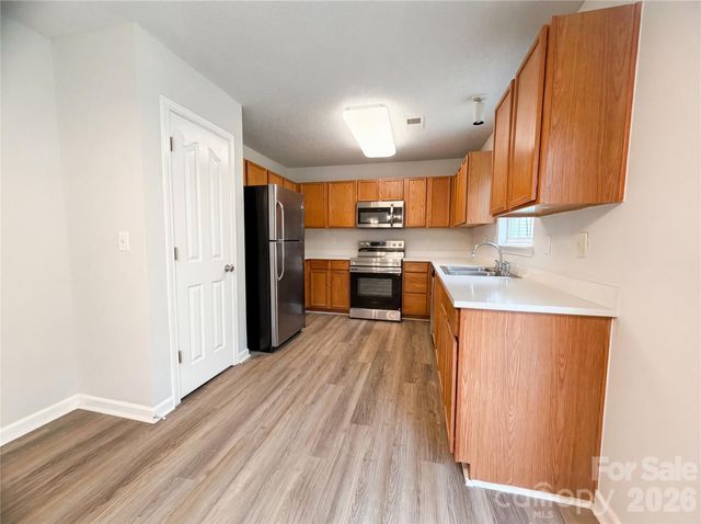 2312 Meadecroft Road, Charlotte, NC 28214