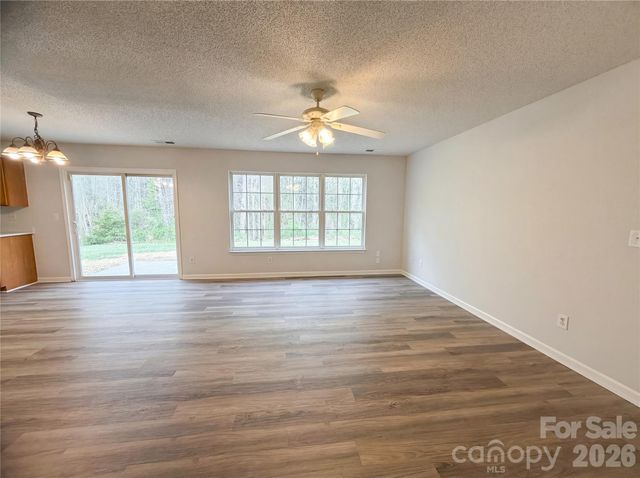 2312 Meadecroft Road, Charlotte, NC 28214