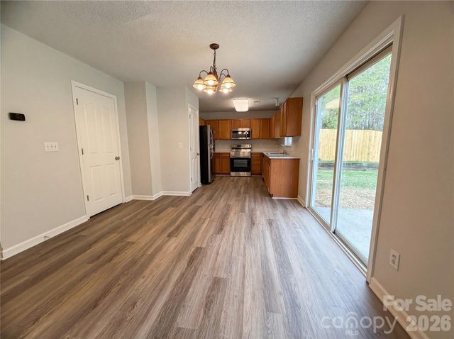 2312 Meadecroft Road, Charlotte, NC 28214