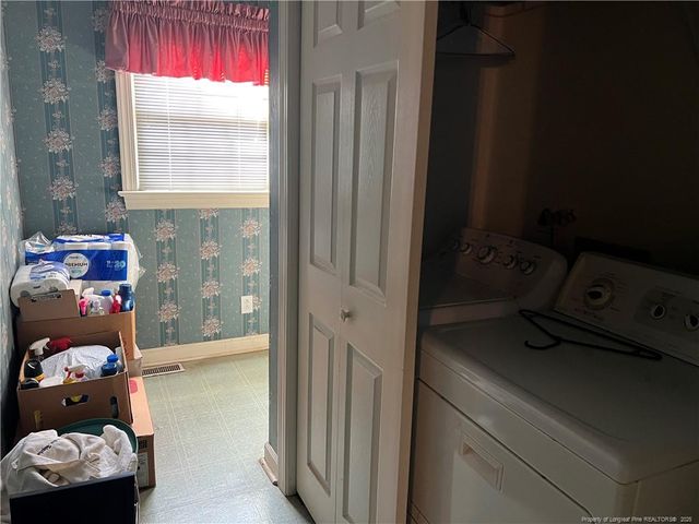 5400 Labrador Drive, Hope Mills, NC 28348