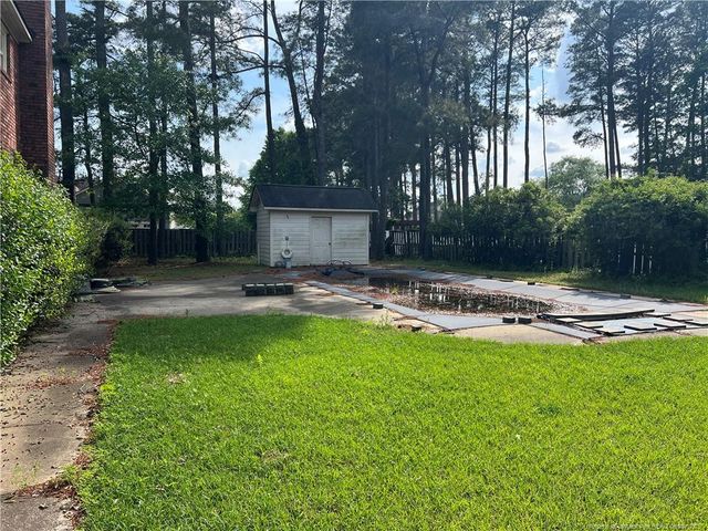 5400 Labrador Drive, Hope Mills, NC 28348
