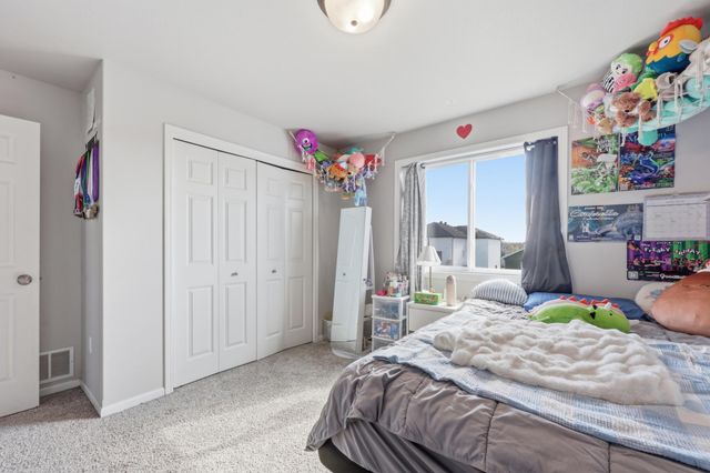 6824 Meadow View Drive S, Fargo, ND 58104