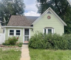 819 Sahwatch Street, Colorado Springs, CO 80903