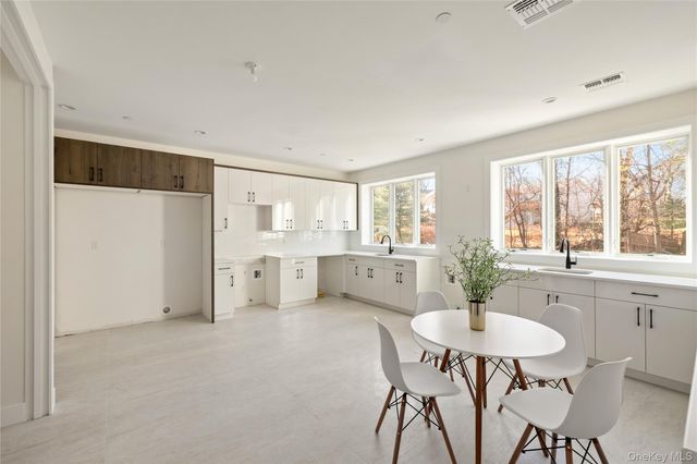 7 Valley Way 220, Spring Valley, NY 10977