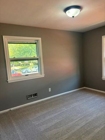 5921 27th Avenue S, Minneapolis, MN 55417