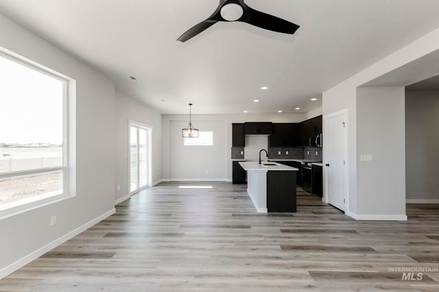 4372 N Magical Creek Ave, Meridian, ID 83646