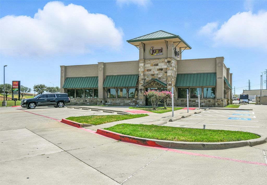 12750 North Freeway, Fort Worth, TX 76177