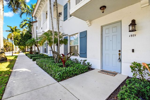 1371 Via De Pepii, Boynton Beach, FL 33426