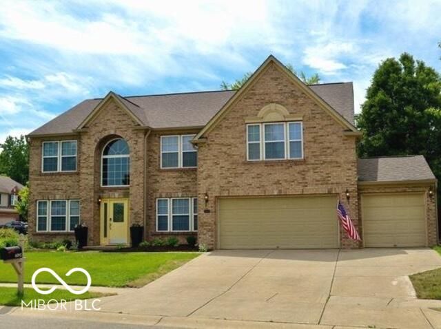 4092 S Stonebridge Court, New Palestine, IN 46163