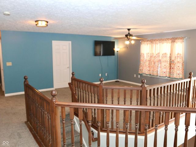 4092 S Stonebridge Court, New Palestine, IN 46163