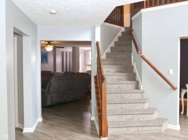 4092 S Stonebridge Court, New Palestine, IN 46163