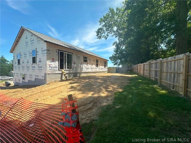 303 N Francke Road, Henryville, IN 47126