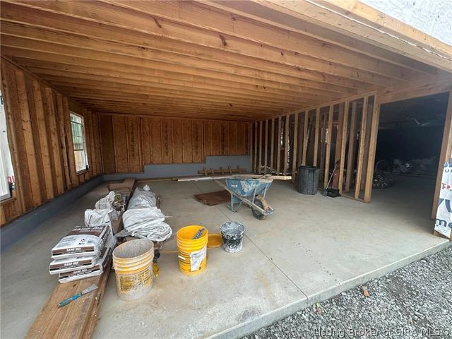 303 N Francke Road, Henryville, IN 47126