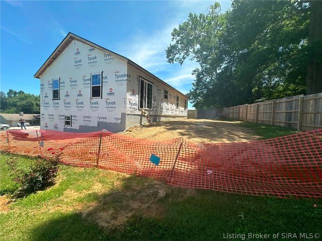 303 N Francke Road, Henryville, IN 47126