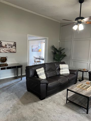 726 Greenhill Lane, Grand Prairie, TX 75052