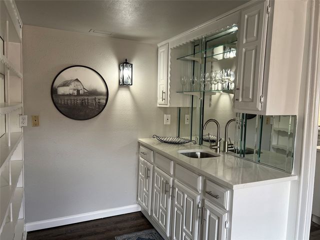 726 Greenhill Lane, Grand Prairie, TX 75052