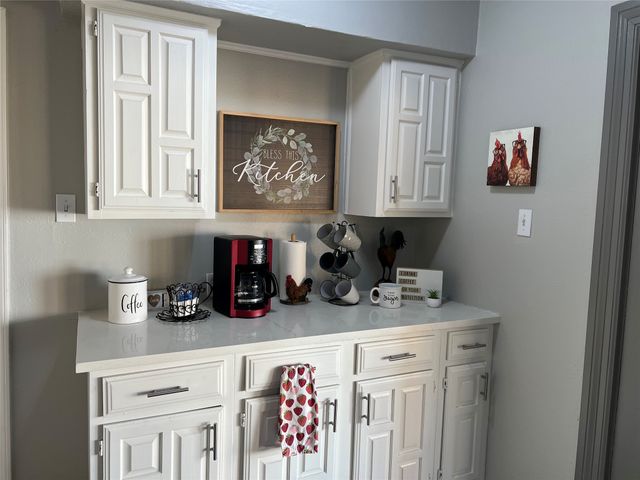 726 Greenhill Lane, Grand Prairie, TX 75052