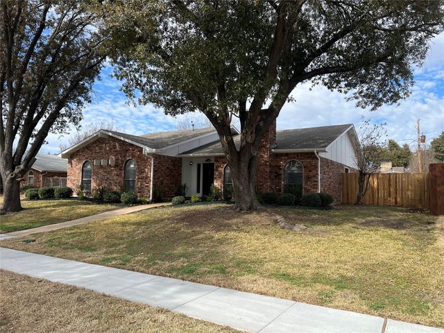 726 Greenhill Lane, Grand Prairie, TX 75052