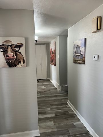 726 Greenhill Lane, Grand Prairie, TX 75052