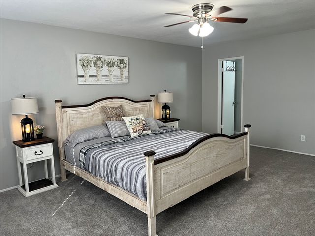 726 Greenhill Lane, Grand Prairie, TX 75052