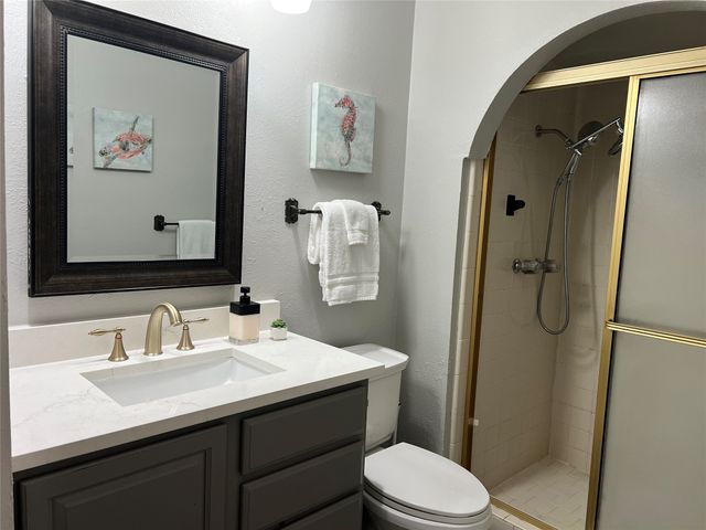 726 Greenhill Lane, Grand Prairie, TX 75052