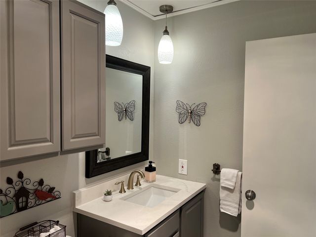 726 Greenhill Lane, Grand Prairie, TX 75052