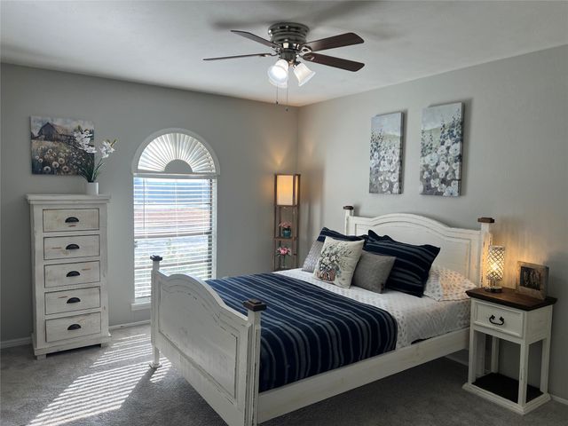 726 Greenhill Lane, Grand Prairie, TX 75052