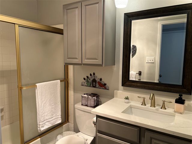 726 Greenhill Lane, Grand Prairie, TX 75052