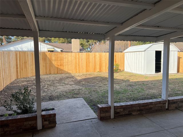 726 Greenhill Lane, Grand Prairie, TX 75052