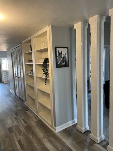 726 Greenhill Lane, Grand Prairie, TX 75052