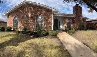 726 Greenhill Lane, Grand Prairie, TX 75052